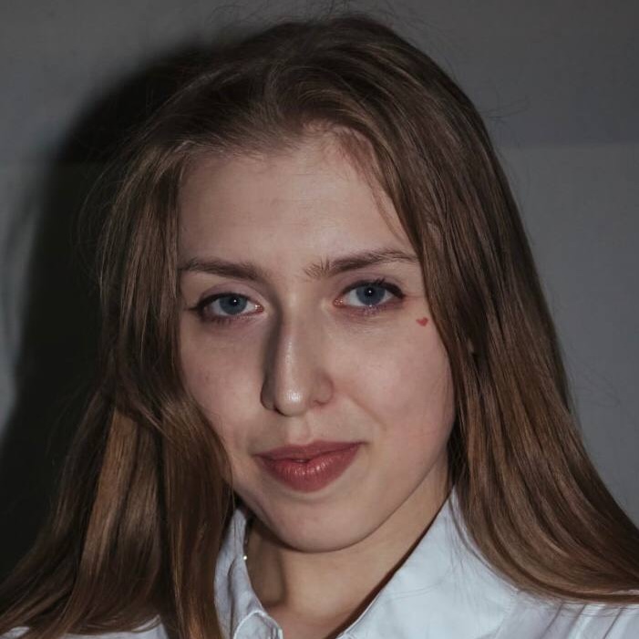 Елена Плющева